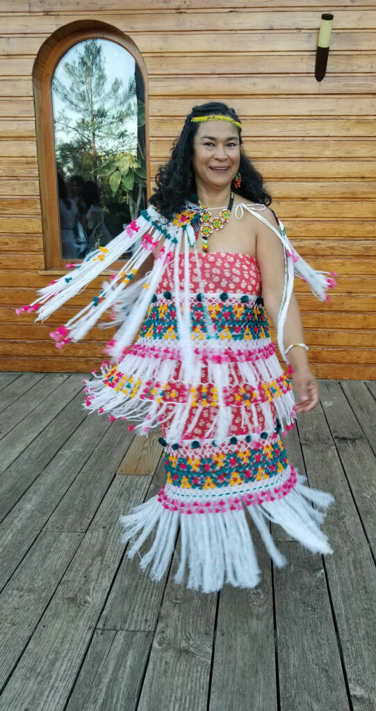 Soins énergétique chamanique. Tenue traditionnelle des chamans.